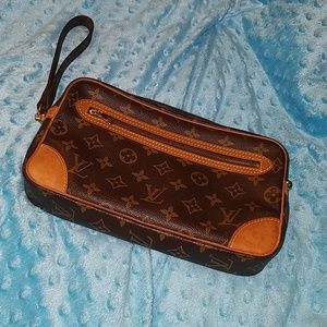 Wallet wrislet